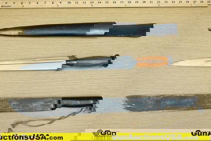 True Temper Machete, Sword. Good Condition. 1 Mechete and 1 Short Sword.. (72098) (GSCN11)