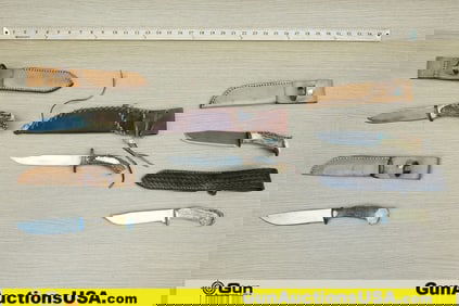 Fixed Blade Knives. Good Condition. 5 Assoerted Fixed Blade Knives.. (72078) (GSCN58)