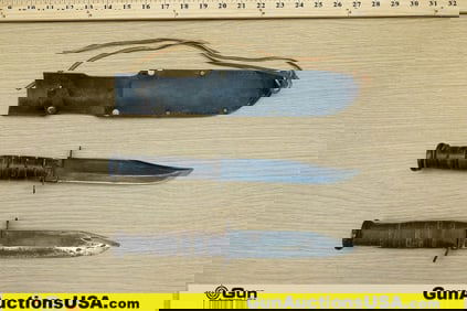 Military Surplus Fixed Blade Knives. Good Condition. 2 Fixed Blade Combat Knives.. (72097) (GSCN29)