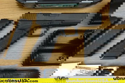 Glock 17 9X19 Pistol. Excellent. 4.25" Barrel. Shiny Bore, Tight Action Semi Auto Features a