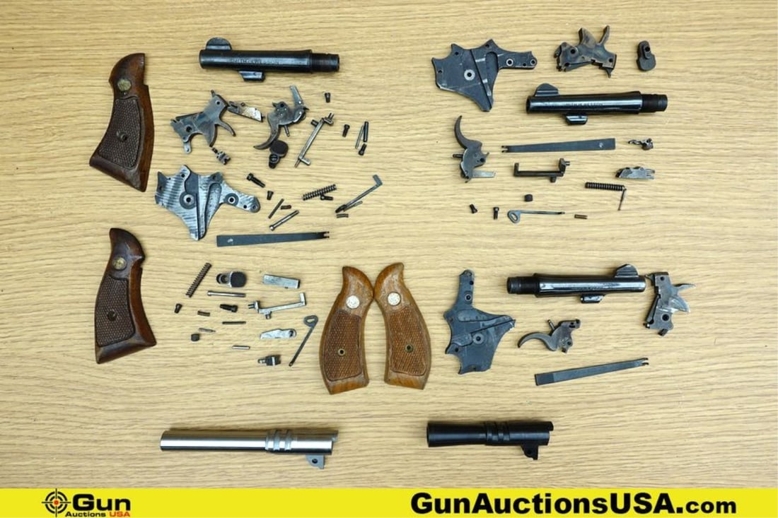 Assorted Gun Parts. Good Condition. Misc. Gun Parts. (77579) (GSCM84): Assorted Gun Parts. Good Condition. Misc. Gun Parts. (77579) (GSCM84)