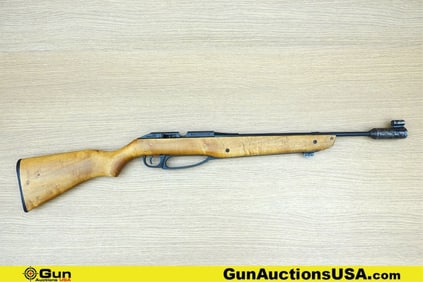 DAISY 853 .177 Rifle. Good condition, Normal Handling Marks, Scattered Spotting and/or Pitting. 21"