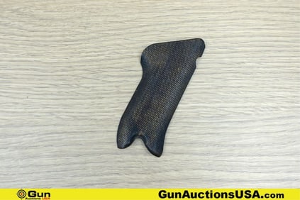 Luger Grip. Very Good. 1917 ORIGINAL Artillery Grip . (78022) (GSCA32)