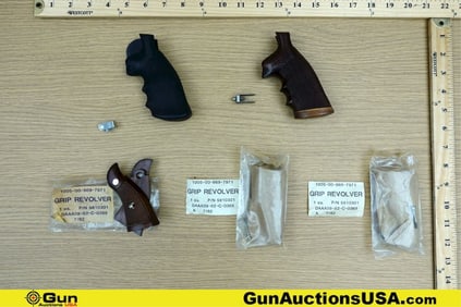 Hogue, Military Surplus, Etc. COLLECTOR'S Grips . Very Good. One Hogue K or L Round Coco Bolo Grips