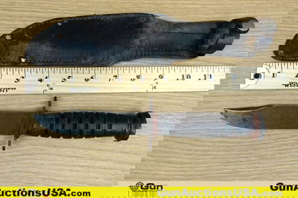 TRADE WALDIN COLLECTOR'S Knife. Good Condition. U.S. PILOT SURVIVAL Style Knife with Leather