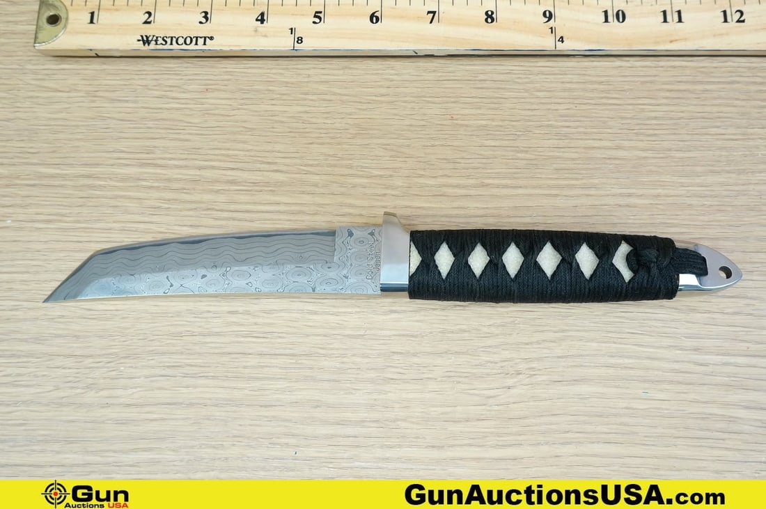 COLD STEEL IMPERIAL TANTO Knife. Excellent. 0086 out of 1000, A Fixed Blade 5" Blade Knife, with: COLD STEEL IMPERIAL TANTO Knife. Excellent. 0086 out of 1000, A Fixed Blade 5" Blade Knife, with Traditional Japanese Style Grip and Polished Guard and Pommel and GORGEOUS Damascus Steel. "Cold Steel