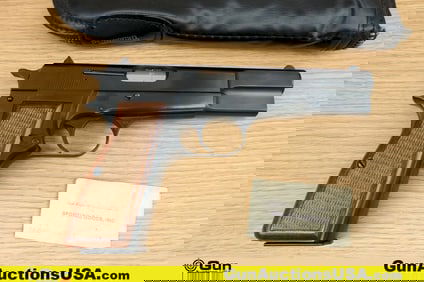 BROWNING HI-POWER 9MM PARA COLLECTOR'S Pistol. Excellent. 4 5/8" Barrel. Shiny Bore, Tight Action