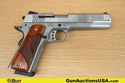 S&W SW1911 E SERIES 45ACP Pistol. Good condition, Normal Handling Marks, Scattered Spotting and/or