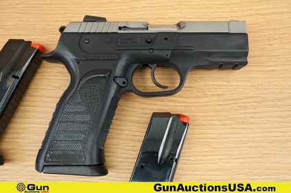 EAA FT WITNESS-P 10mm 10MM Pistol . Very Good. 3 5/8" Barrel. Shiny Bore, Tight Action Semi Auto