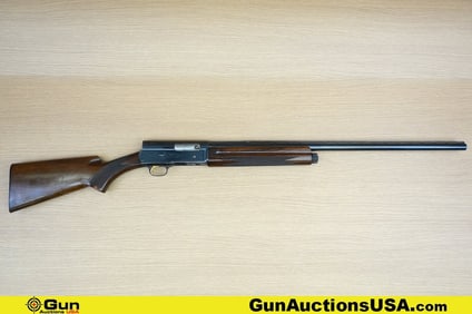 Browning AUTO-5 LIGHT TWELVE 12 ga. Shotgun. Good condition, Normal Handling Marks. Shiny Bore,