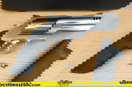 S&W S&W 500 500 S&W MAGNUM Revolver. Excellent. 4" Barrel. Shiny Bore, Tight Action Features a