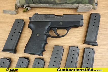 SIG SAUER P239 40 S&W Pistol. Very Good. 3.5" Barrel. Shiny Bore, Tight Action Semi Auto Features a