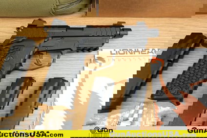 LIONHEART INDUSTRIES BETA REGULUS 9MM PARA THREADED BARREL Pistol. Excellent. 4.25" Barrel. Shiny