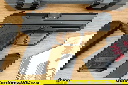 H&K HK USP .40 S&W Pistol. Very Good. 4.25" Barrel. Shiny Bore, Tight Action Semi Auto Features