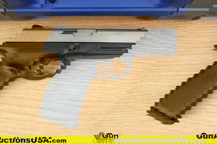 S&W SW40VE .40 S&W Pistol . Very Good. 3.75" Barrel. Shiny Bore, Tight Action Semi Auto A robust