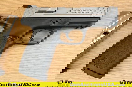 S&W SD40 VE .40 S&W Pistol . Excellent. 3.75" Barrel. Shiny Bore, Tight Action Semi Auto Features a