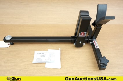 P3 ULTIMATE GUN VICE Gun Vice. Very Good. Gun Vice with Papers. . (80907) (GSCP31)