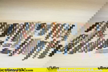 Assorted Pouches . Good Condition. Approx. 40 Leather and Nylon Pouches. . (80997) (GSCO38)