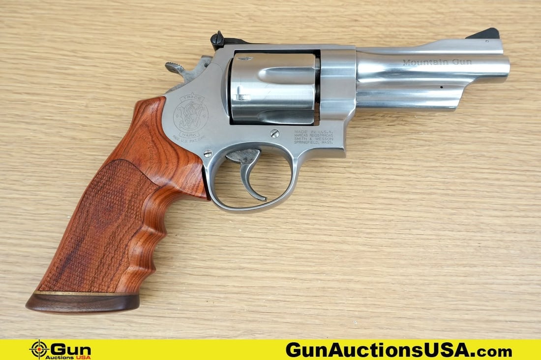 S&W 629-4 MOUNTAIN GUN .44 MAGNUM COLLECTOR'S Revolver. Very Good. 4" Barrel. Shiny Bore, Tight (1 of 11)