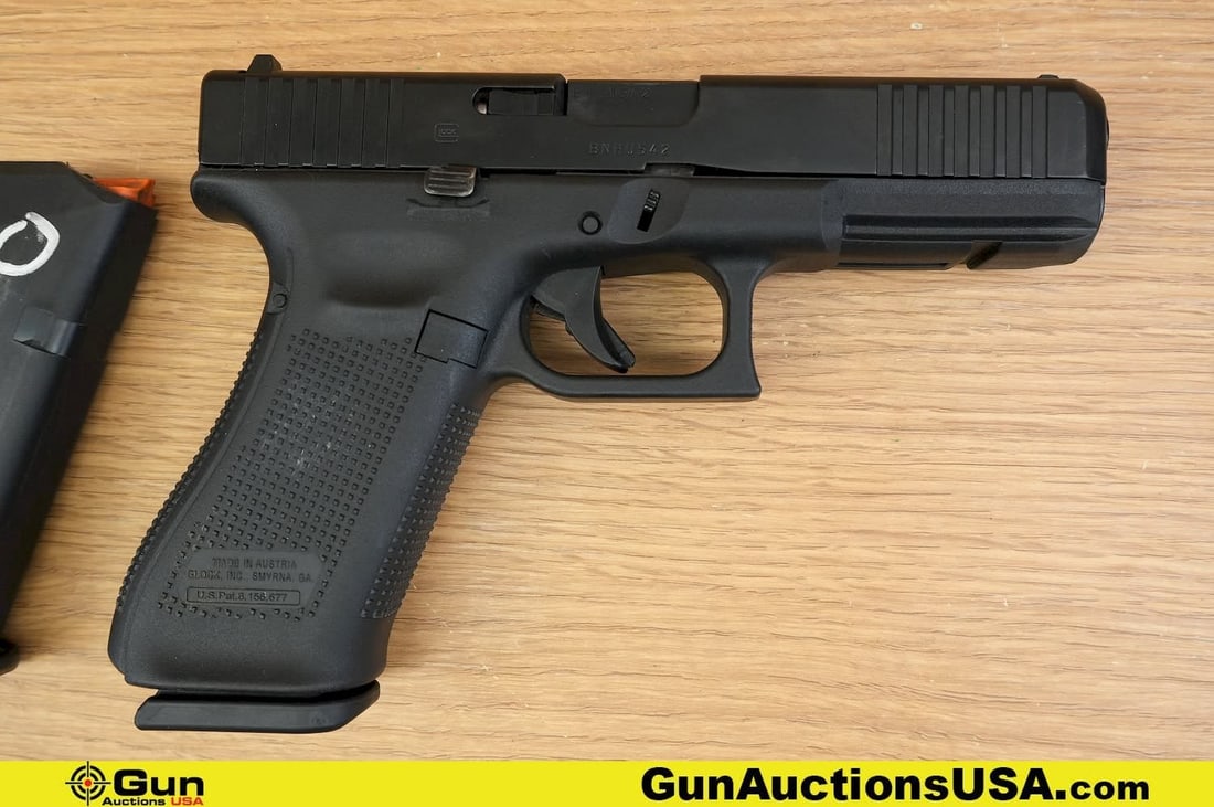 Glock 17 Gen 5 9X19 GEN 5 Pistol . Very Good. 4.5" Barrel. Shiny Bore, Tight Action Semi Auto (1 of 11)