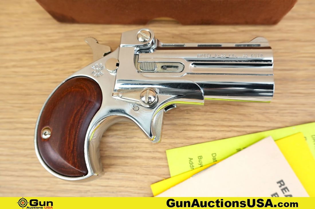 DAVIS D-32 .32 AUTO Pistol. Excellent. 2 3/8" Barrel. Shiny Bore, Tight Action Derringer Over-Under (1 of 11)