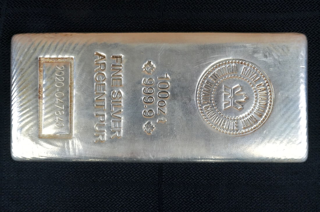 Royal Canadian Mint Fine Silver. One Hundred Ounce Bar of 999.9 Fine Silver Marked with the Seal of (1 of 6)