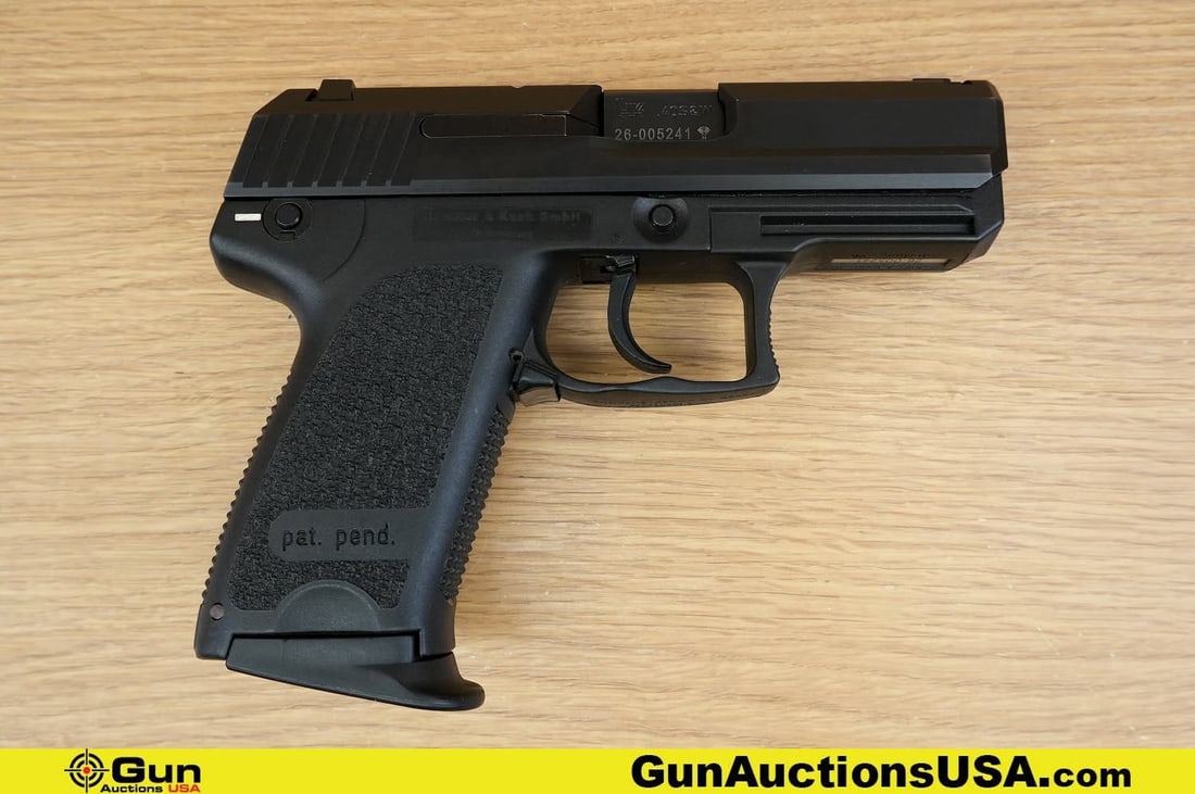 H&K USP Compact 40 S&W HARD TO FIND Pistol. Excellent. 3.5" Barrel. Shiny Bore, Tight Action Semi: H&K USP Compact 40 S&W HARD TO FIND Pistol. Excellent. 3.5" Barrel. Shiny Bore, Tight Action Semi Auto . Features a Textured Polymer Frame, DA/SA, Safety/ De-Cocker on Left Side, Front Dot Single Sigh