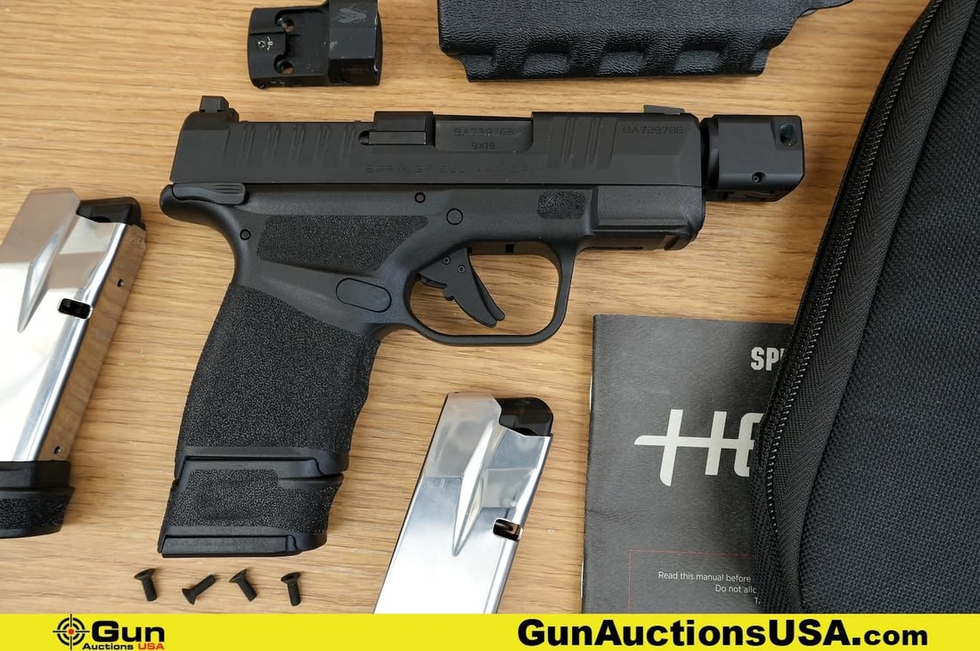 Springfield HELLCAT 9X19 THREADED BARREL Pistol. Good Condition, Normal Handling Marks. 3.0" Barrel.: Springfield HELLCAT 9X19 THREADED BARREL Pistol. Good Condition, Normal Handling Marks. 3.0" Barrel. Shiny Bore, Tight Action Semi Auto. Features a THREADED BARREL with Muzzle Break, Striker Fired, SA
