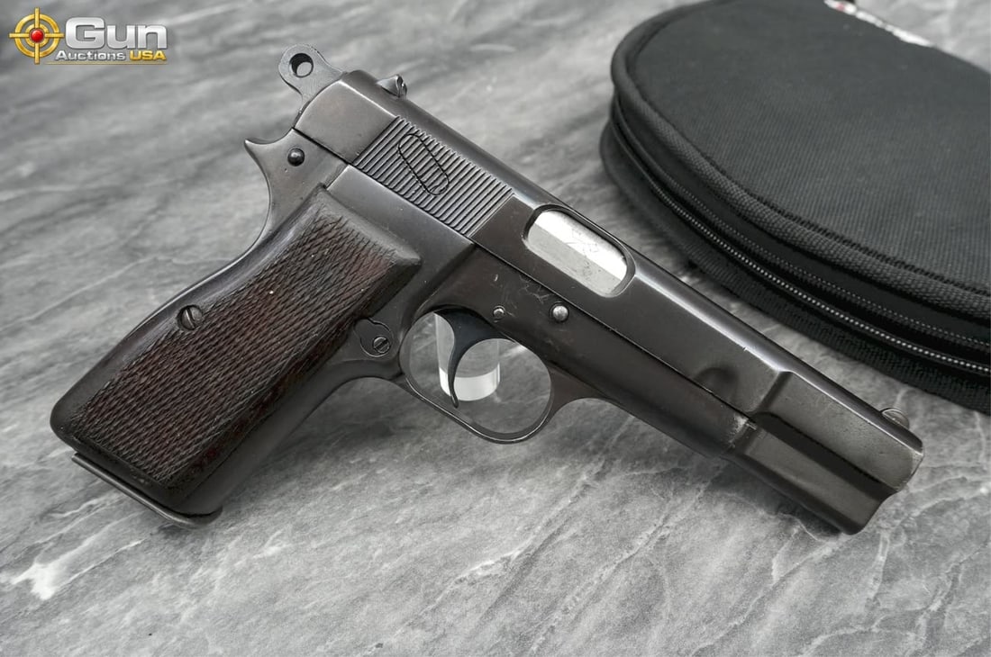 FN Browning HI-POWER 9mm Pistol . Very Good. 4.75" Barrel. Shiny Bore, Tight Action Semi Auto . (1 of 18)