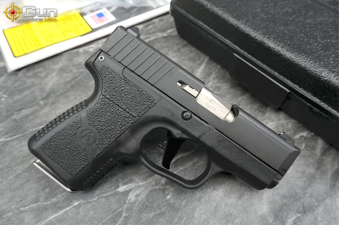 Kahr PM9 9mm Semi Auto Pistol 3" Barrel, Shiny Bore, Tight Action sn:IC7862 Very Good Subcompact: Kahr PM9 9mm Semi Auto Pistol 3" Barrel, Shiny Bore, Tight Action sn:IC7862 Very Good Subcompact 9mm pistol featuring a blackened stainless slide with rear cocking serrations paired with a black textu