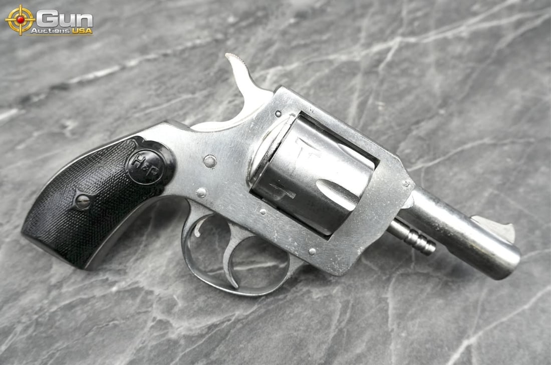 H&R INC 732 .32 S&W L Revolver 2.5" Barrel, sn:AY074339 Needs Repair A compact revolver from H&R (1 of 9)