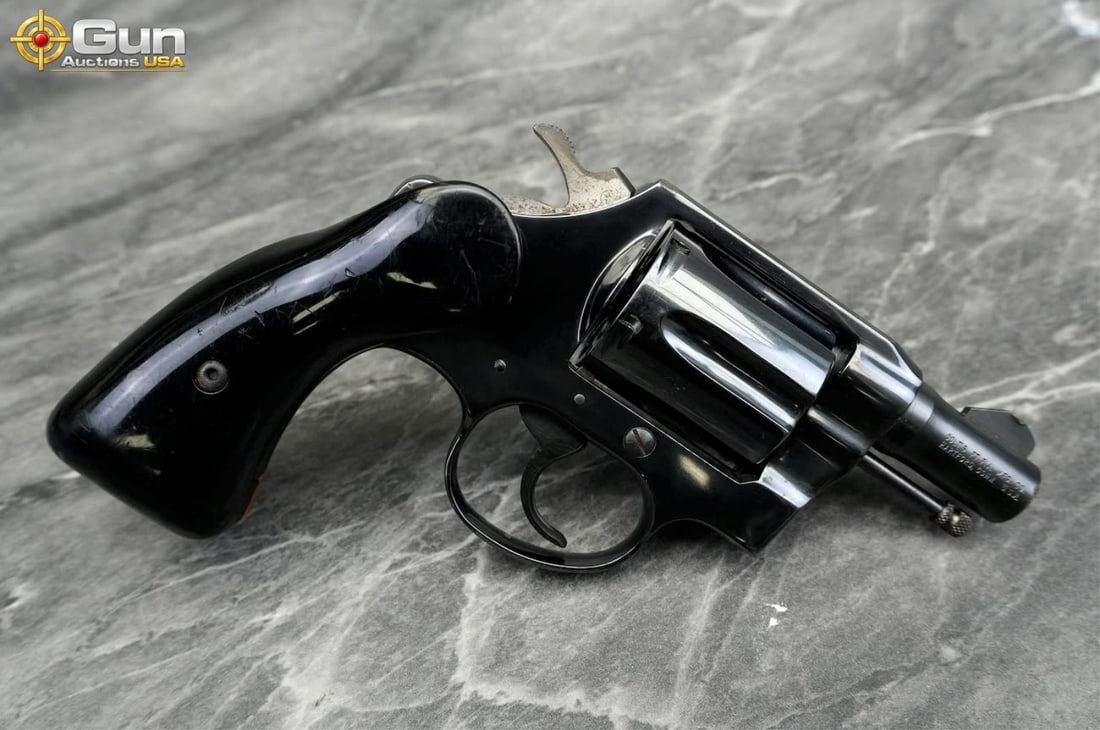 COLT DETECTIVE SPECIAL .38 SPECIAL COLLECTOR'S Revolver, 2" Barrel, Good Condition, Shiny Bore,: COLT DETECTIVE SPECIAL .38 SPECIAL COLLECTOR'S Revolver, 2" Barrel, Good Condition, Shiny Bore, sn:974131A compact Detective Special with normal handling marks, featuring a six-shot fluted cylinder, b