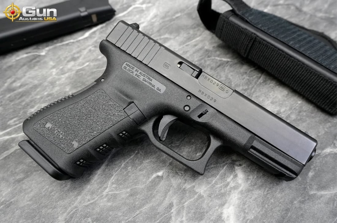 Glock 23 .40 CAL. Semi Auto Pistol, 4" Barrel, Excellent Condition, Shiny Bore, Tight Action,: Glock 23 .40 CAL. Semi Auto Pistol, 4" Barrel, Excellent Condition, Shiny Bore, Tight Action, sn:MBX029This compact-frame pistol is chambered in .40 S&W and features a matte black slide with rear cock