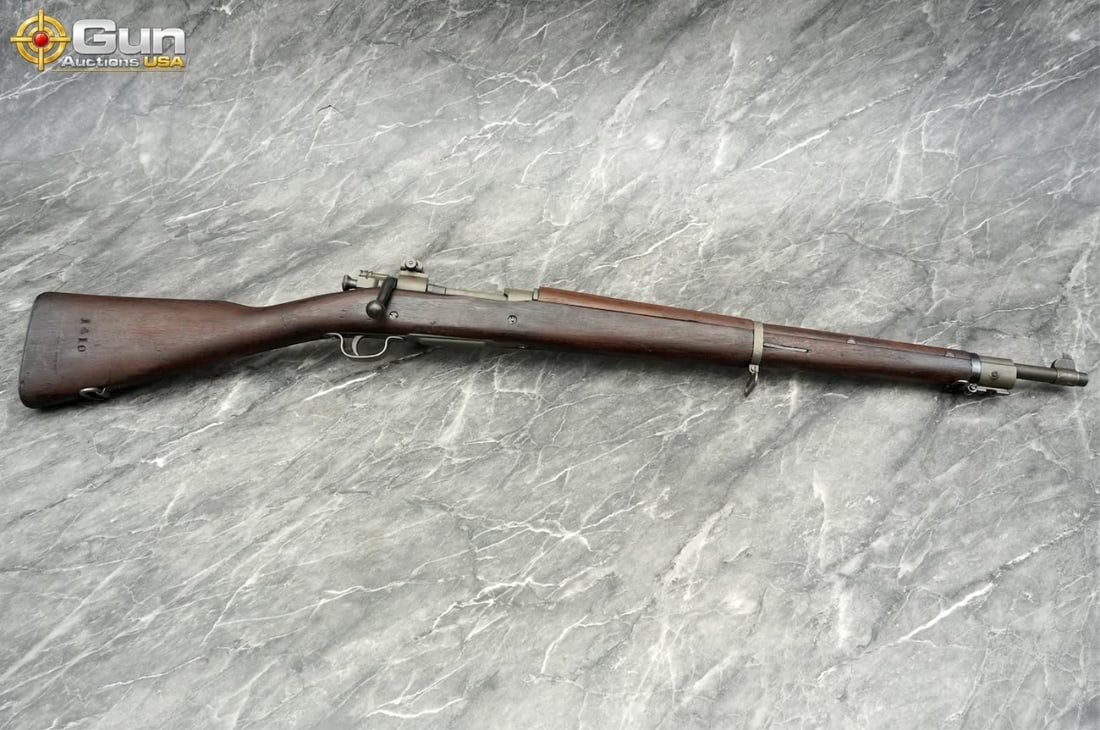 Remington 03-A3 30-06 MATCHING NUMBERS Rifle. Good condition, Normal Handling Marks, Scattered: Remington 03-A3 30-06 MATCHING NUMBERS Rifle. Good condition, Normal Handling Marks, Scattered Spotting and/or Pitting. 24" Barrel. Shiny Bore, Tight Action Bolt Action . MATCHING NUMBERS on Stock, Re