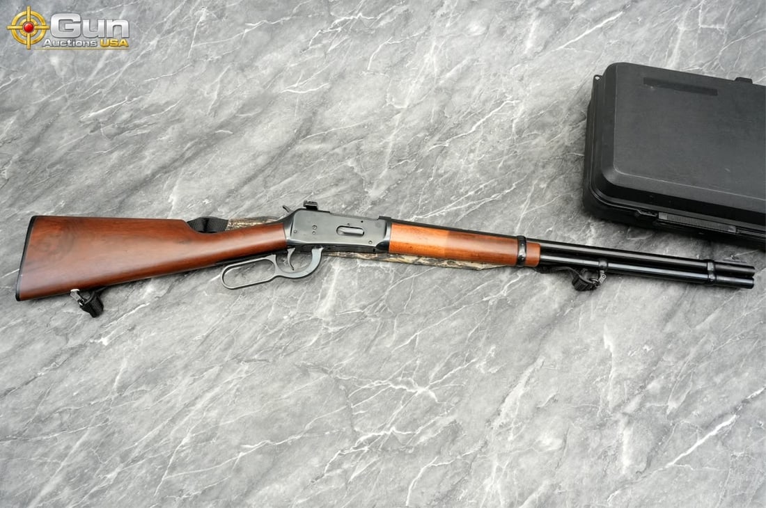 Winchester 94AE 30/30 WIN Lever Action Rifle, 20" Barrel, Very Good Condition, Shiny Bore, Tight: Winchester 94AE 30/30 WIN Lever Action Rifle, 20" Barrel, Very Good Condition, Shiny Bore, Tight Action, sn:5240391This traditional lever-action rifle is chambered in .30-30 Winchester and features ve
