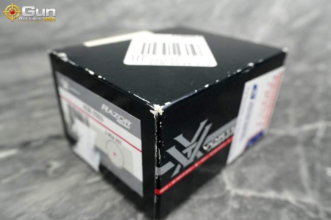 Vortex Razor 6 MOA red dot sight, Excellent Condition This compact micro red dot optic features - 6