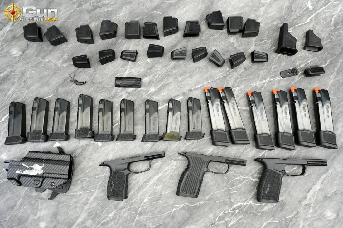 Sig P365 mags and accessories, Excellent Condition Sig-brand magazines for the P365 in 9mm and .380.: Sig P365 mags and accessories, Excellent ConditionSig-brand magazines for the P365 in 9mm and .380. Includes magazines that are high-capacity. Also includes three grip modules, various textured magazi