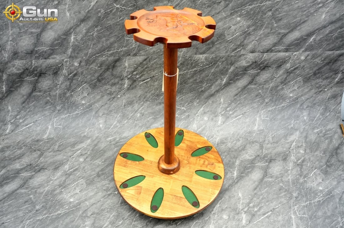 Wooden Carved 8-Gun Rotary Floor Display Stand, Very Good Condition LOCAL PICKUP ONLY. This: Wooden Carved 8-Gun Rotary Floor Display Stand, Very Good ConditionLOCAL PICKUP ONLY. This freestanding wooden carousel-style gun rack features an eight-gun capacity with felt-lined slots on the base 