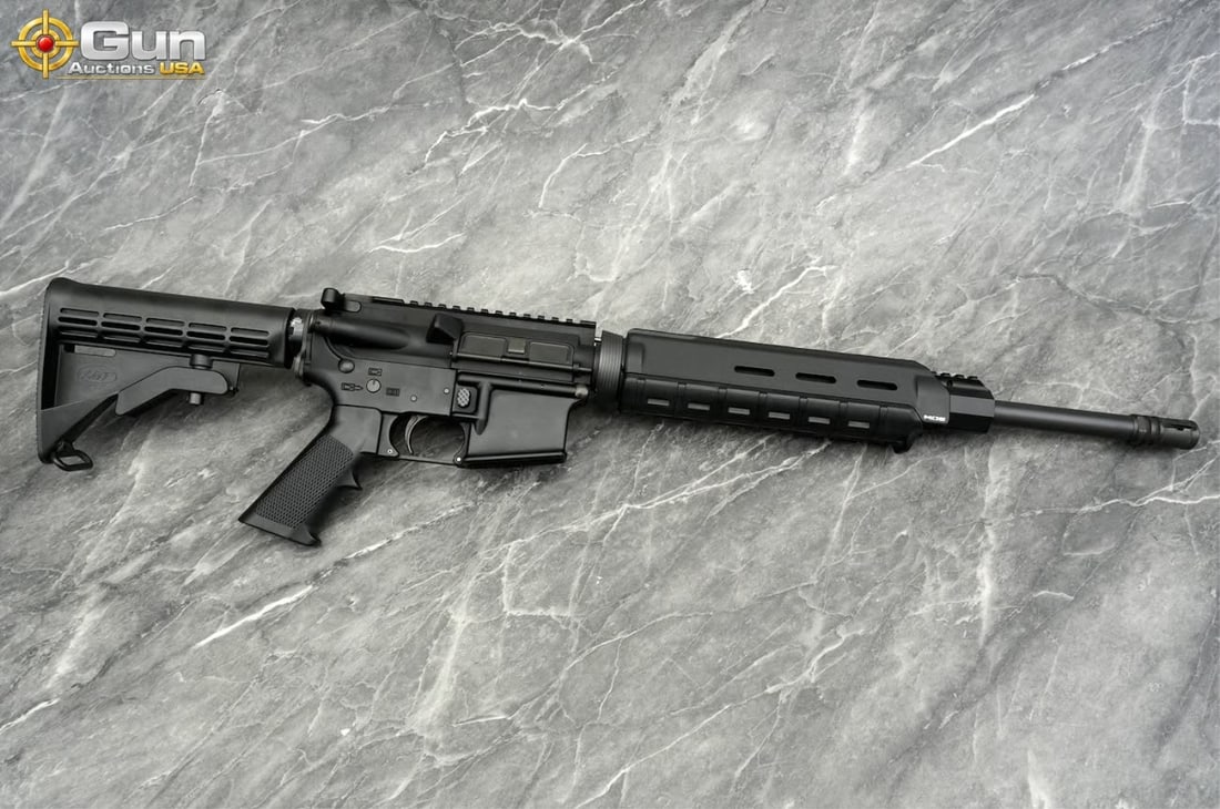 SPIKE'S TACTICAL ST15 5.56 NATO THREADED BARREL Semi Auto Rifle, 17" Barrel, Very Good Condition,: SPIKE'S TACTICAL ST15 5.56 NATO THREADED BARREL Semi Auto Rifle, 17" Barrel, Very Good Condition, Shiny Bore, Tight Action, sn:83163 This AR-15 platform rifle features a threaded barrel with flash hid
