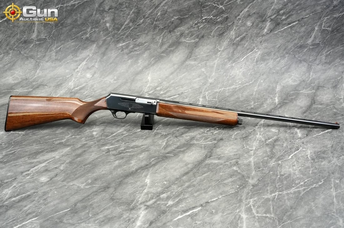 BROWNING 2000 20GA SEMI SHOTGUN: Browning BROWNING 2000 20 ga. Semi Auto Shotgun, 28" Barrel, Excellent Condition, Shiny Bore, Tight Action, sn:631RP05537This Browning 2000 20-gauge semi-automatic shotgun pairs a blued steel