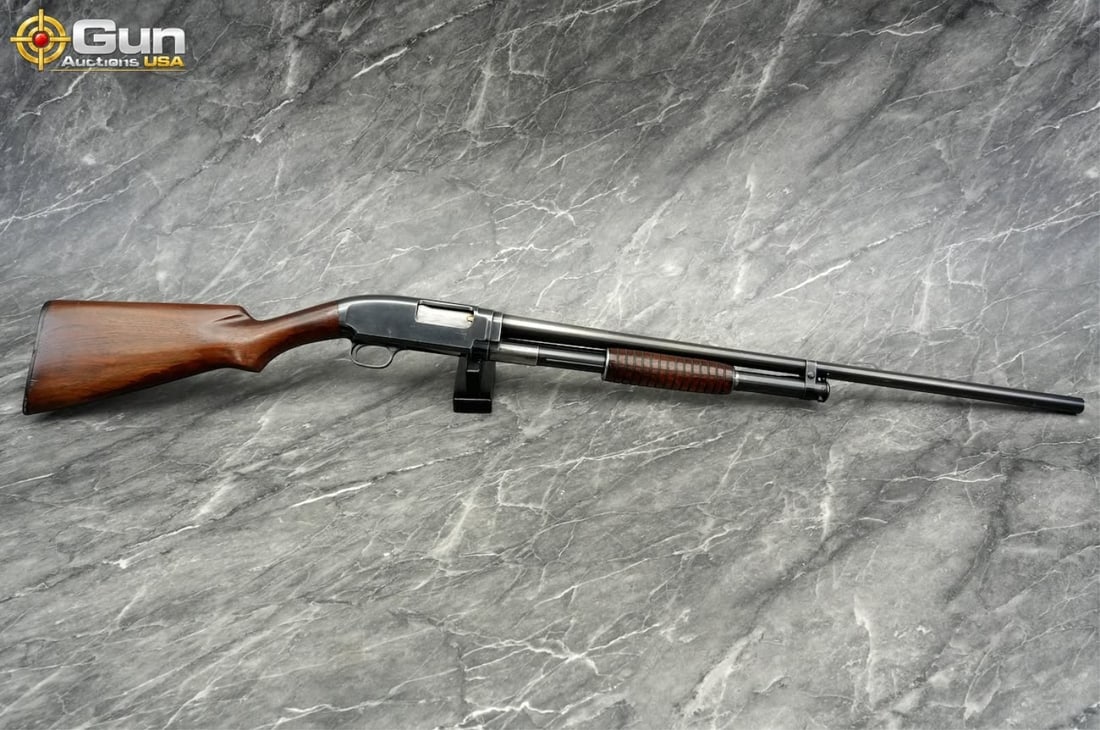 WINCHESTER MODEL 12 16GA PUMP SHOTGUN: WINCHESTER 12 16GA Pump Action Shotgun, 28" Barrel, Good Condition, Normal Handling Marks, Shiny Bore, Tight Action, sn:628678This is a Winchester Repeating Arms Model 12, 16-gauge shotgun with matchi