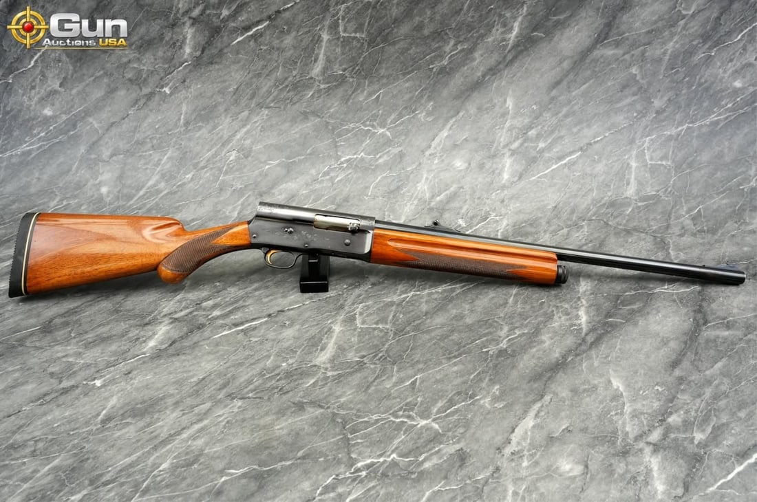 BROWNING A5 LIGHT TWELVE 12GA SHOTGUN: Browning A5 LIGHT TWELVE 12 ga. Semi Auto Shotgun, 23.5" Barrel, Very Good Condition, Shiny Bore, Tight Action, sn:99018This Belgian-made long-recoil shotgun features the distinctive humpback receiver