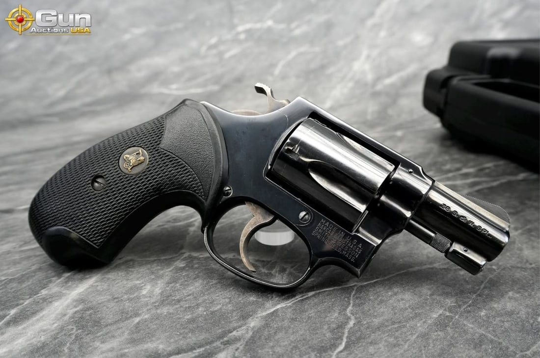 S&W 36 .38 SPL REVOLVER: S&W 36 .38 S&W SPL Revolver, 1 7/8" Barrel, Excellent Condition, Shiny Bore, Tight Action, sn:33618Built on the classic J-frame platform, this five-shot Smith & Wesson Model 36 wears a deep, lustrous 