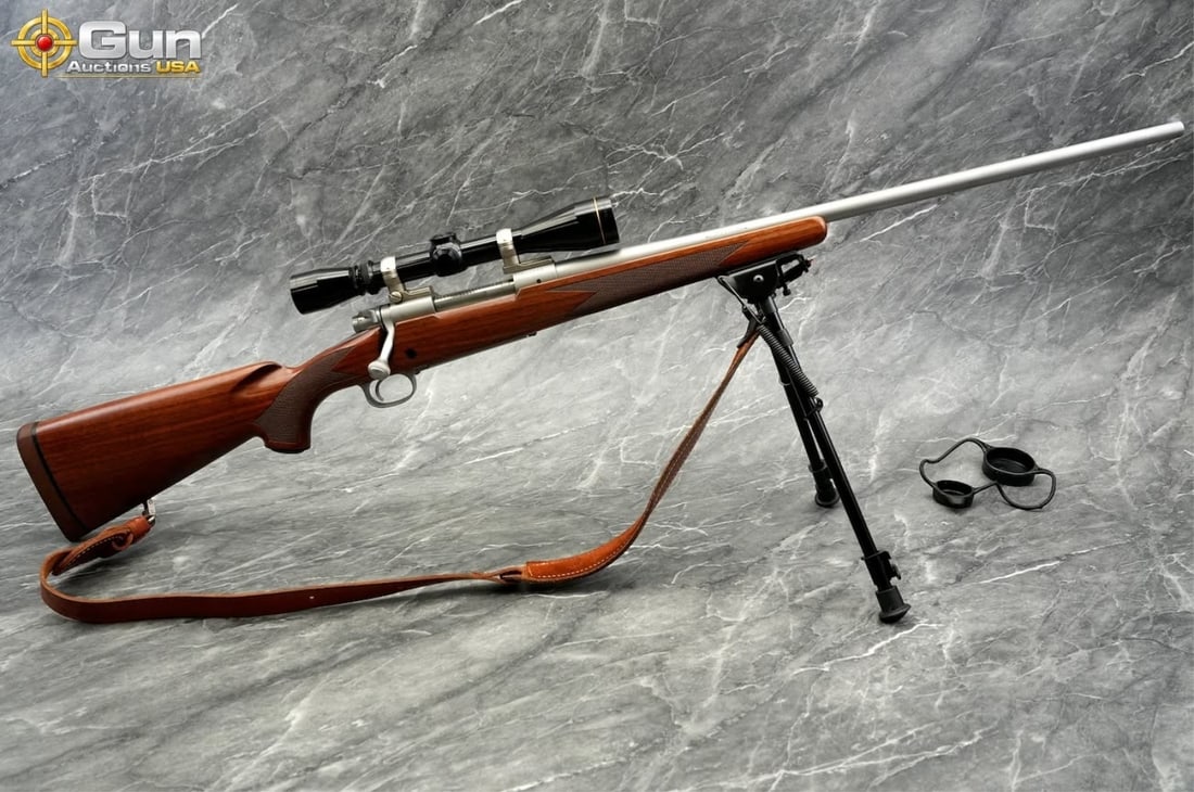 WINCHESTER 70 30-06 BOLT RIFLE w/Leupold: Winchester 70 30-06SPRG Bolt Action Rifle, 24" Barrel, Excellent Condition, Shiny Bore, Tight Action, sn:G44542This handsome rifle features a satin-finished stainless barrel and receiver paired with