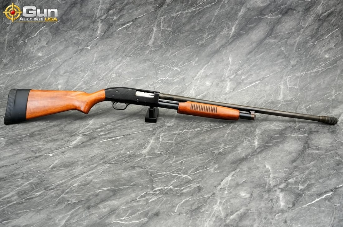 WESTERN FIELD M550 12GA PUMP SHOTGUN: Western Field M550ABD 12 ga. Pump Action Shotgun, 28" Barrel, Very Good Condition, Shiny Bore, Tight Action, sn:H39112This Western Field Model M550ABD is a 12-gauge pump-action shotgun built by Mossbe