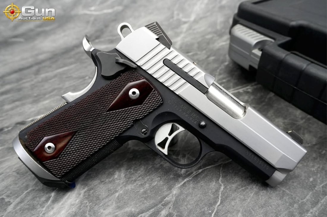 SIG SAUER 1911 .45 AUTO SEMI PISTOL (1 of 13)