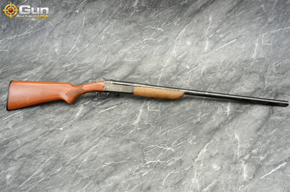 J.C. HIGGINS 101.1 12GA SINGLE SHOTGUN: J.C. HIGGINS 101.1 12 ga. Single Shot Shotgun, 28" Barrel, Needs Repair, sn:NSNThis single-shot 12-gauge shotgun features a hardwood stock with pressed checkering at the wrist, a matching diamond-chec