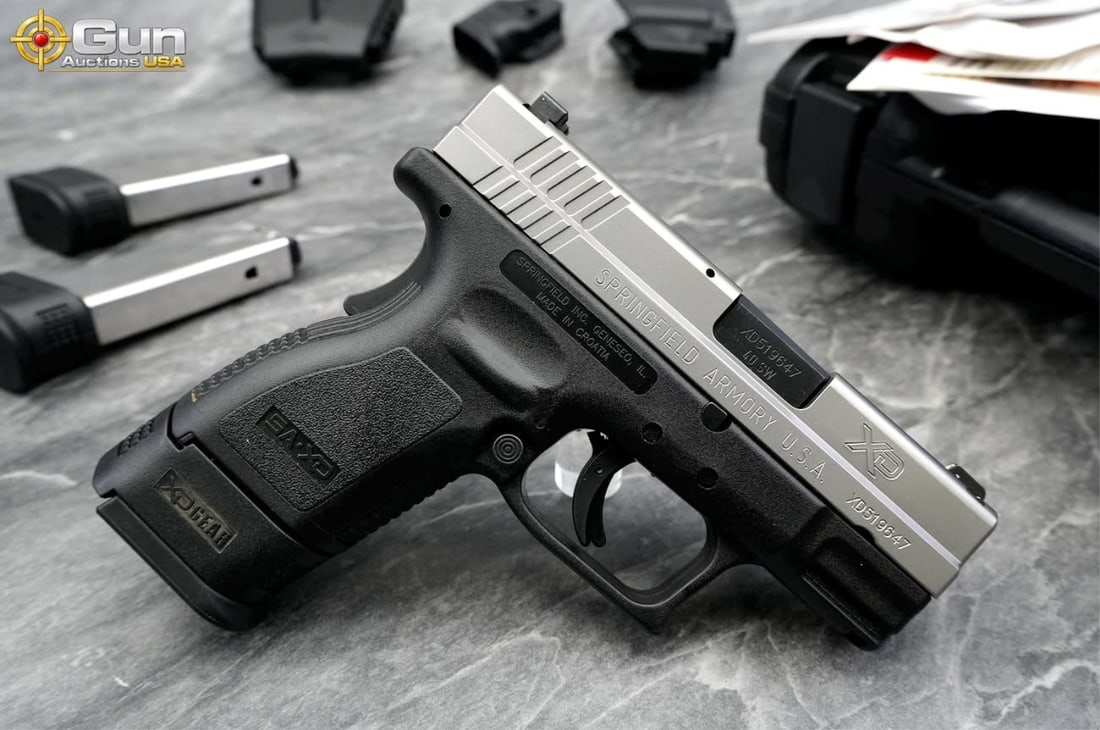 SPRINGFIELD XD-40 .40 S&W SEMI PISTOL (1 of 16)