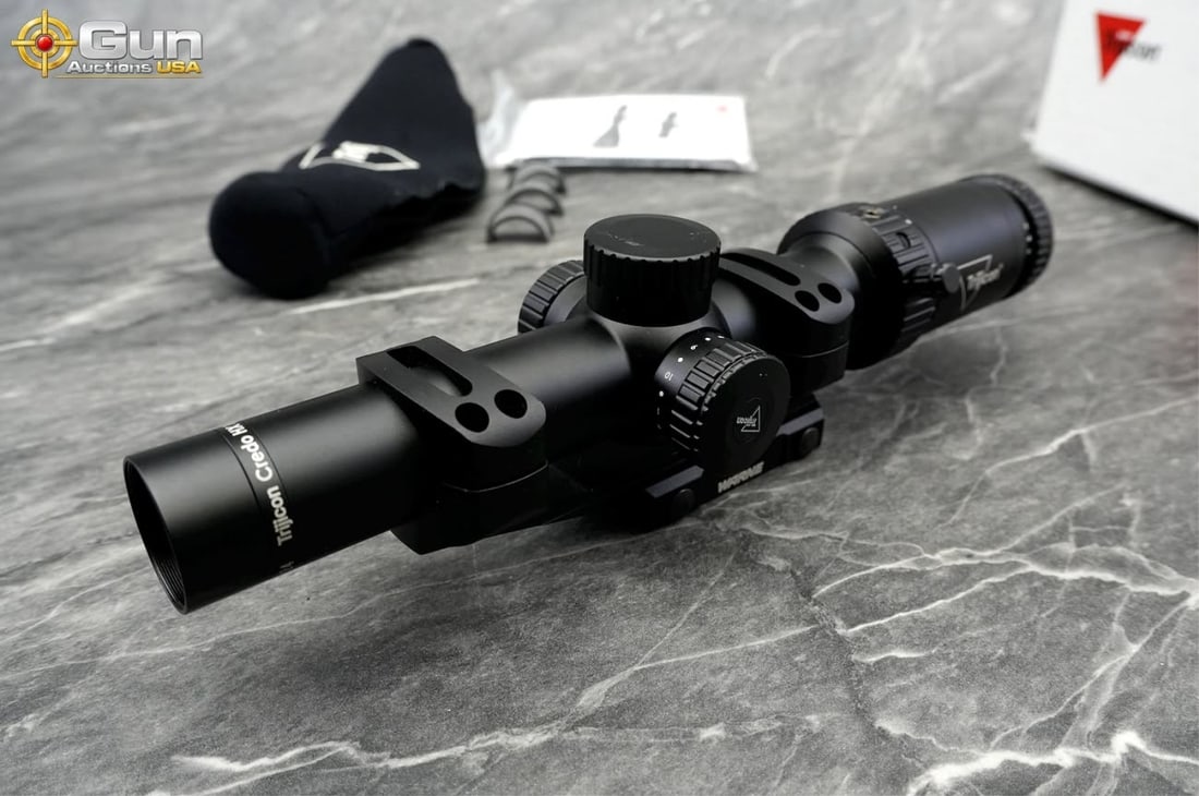 One Trijicon Credo HX CRHX624-C-290018 1-6x24 scop (1 of 16)