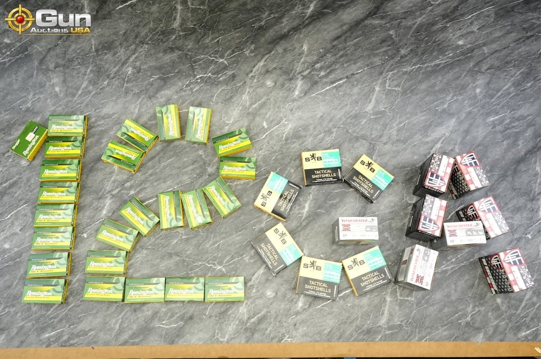 Fiocchi, Winchester, S&B, Remington ammo. 420 roun: Fiocchi, Winchester, S&B, Remington ammo. 420 rounds in total.This shotshell assortment includes Fiocchi 12-gauge 00 buckshot, Winchester Super-X 12-gauge #7.5 shot, Sellier & Bellot 12-gauge